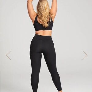 These are sold. This is a duplicate listing that I need to delete.